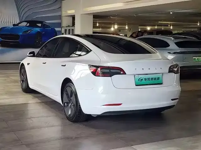 Tesla Model 3 — фото 6