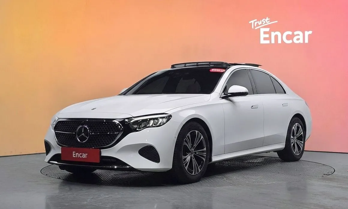Mercedes-Benz E-Class — фото 1