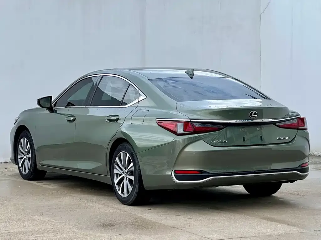 Lexus ES — фото 9