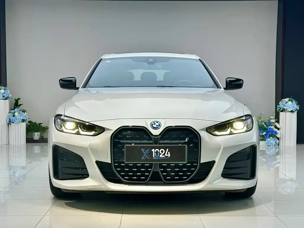 BMW i4 — фото 4