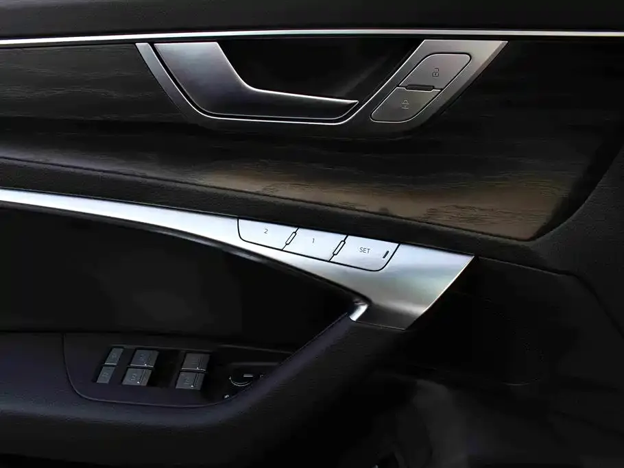 Audi A6L — фото 5