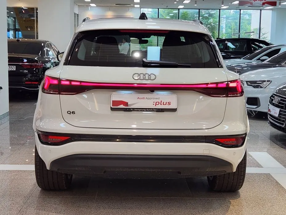 Audi Q6 e-tron — фото 9