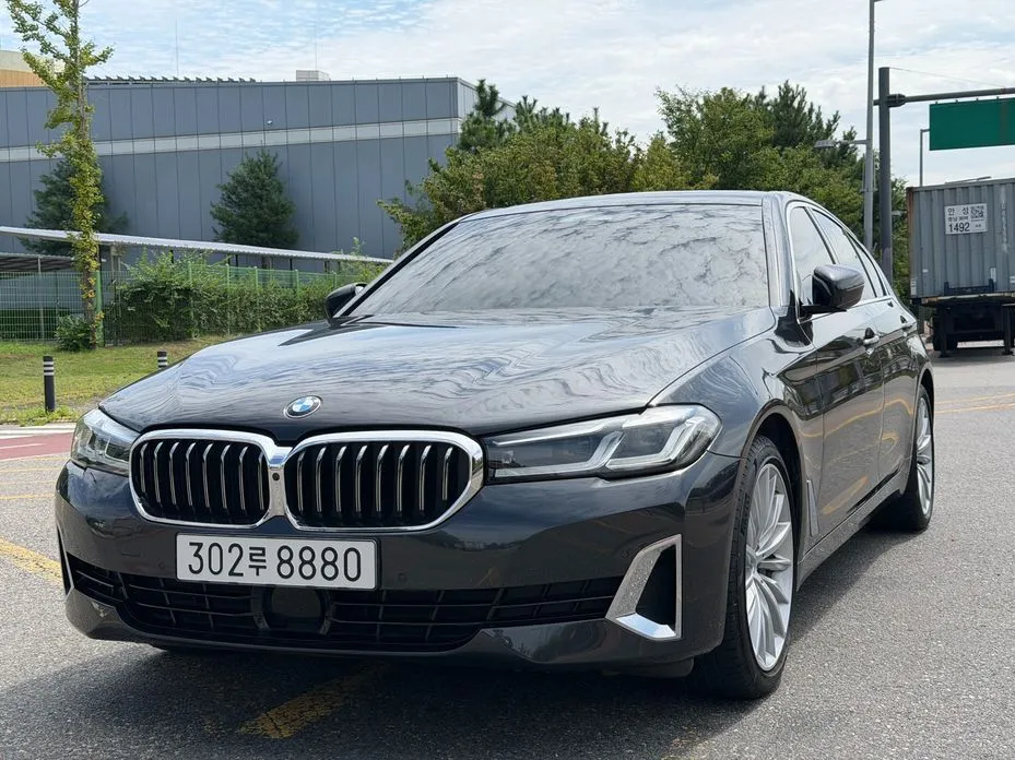BMW 5-Series — фото 10