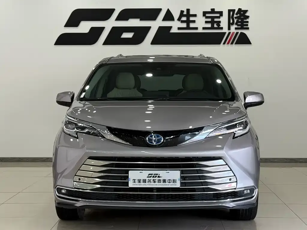 Toyota Sienna — фото 3