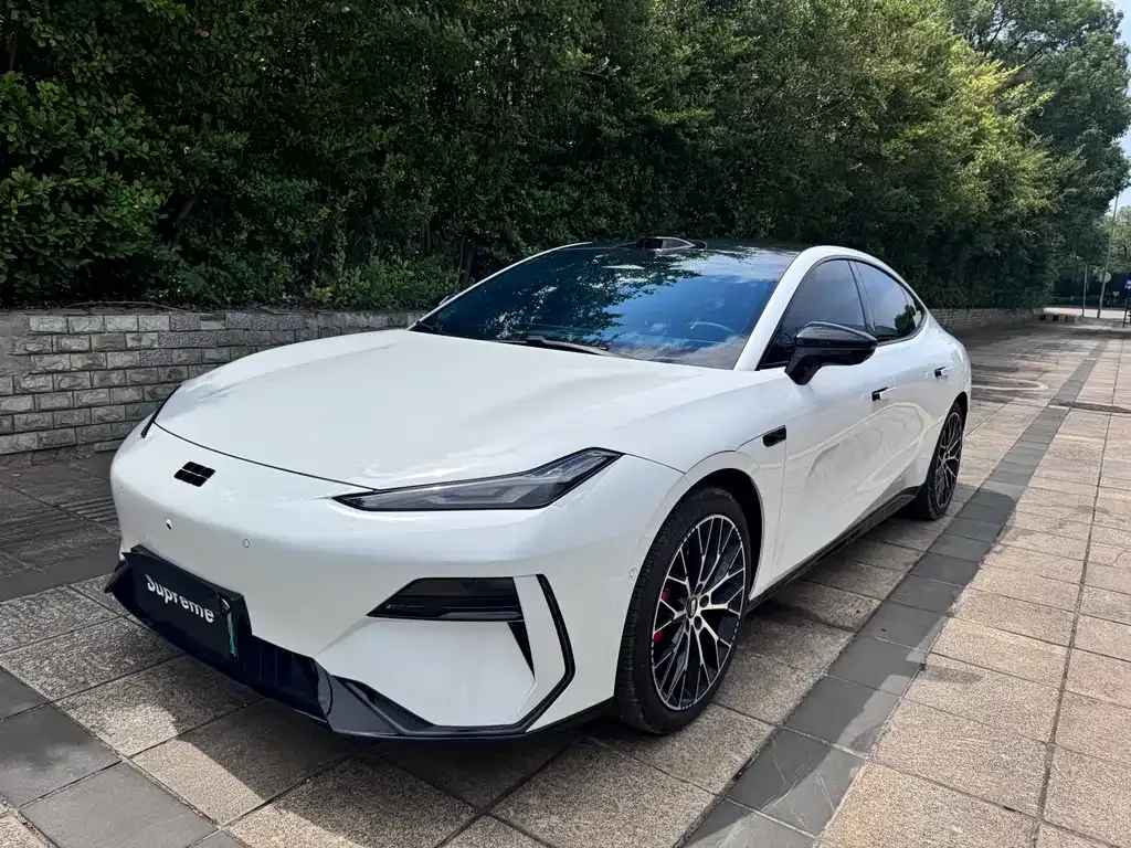 Geely Galaxy E8 — фото 1