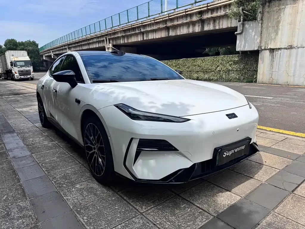 Geely Galaxy E8 — фото 10