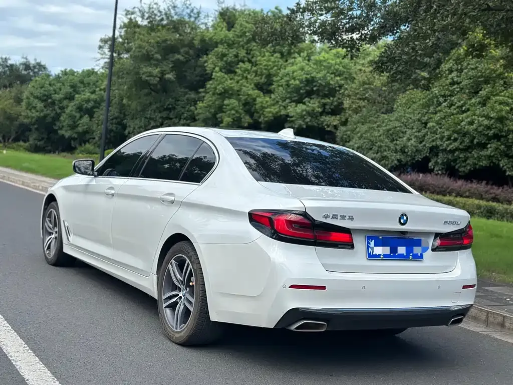 BMW 5 Series — фото 6