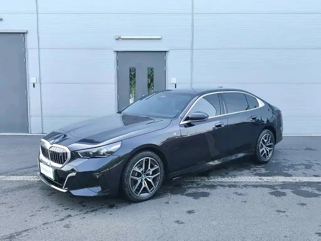BMW i5 — фото 1