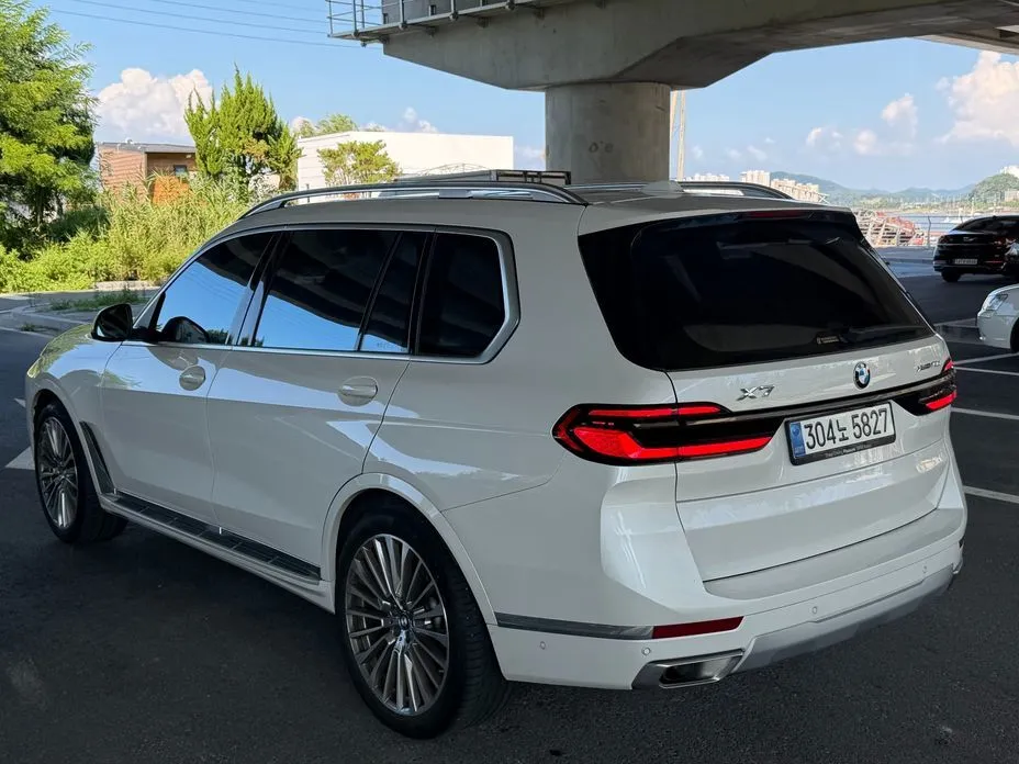 BMW X7 — фото 3
