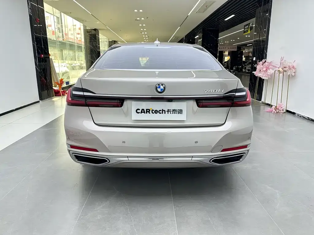 BMW 7 Series — фото 10