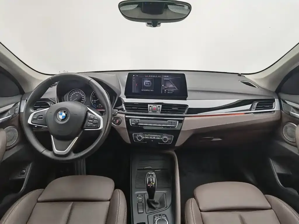 BMW X1 — фото 10