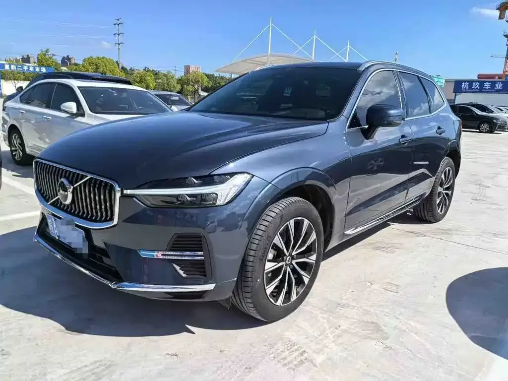 Volvo XC60 — фото 1