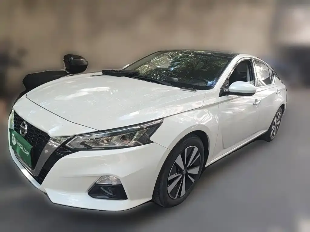 Nissan Teana — фото 1