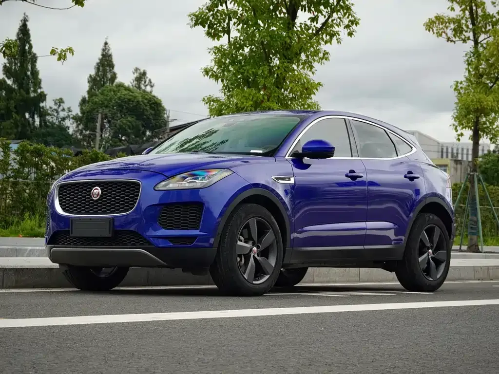 Jaguar E-PACE — фото 1