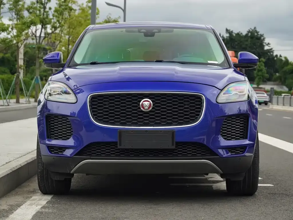 Jaguar E-PACE — фото 4