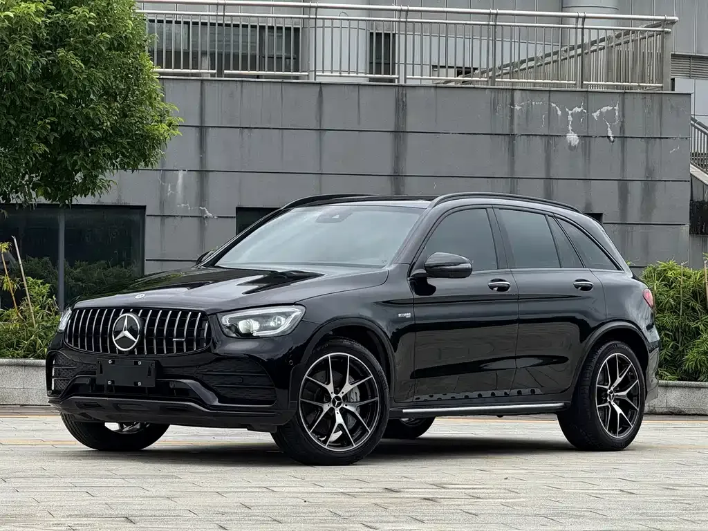 Mercedes-Benz GLC AMG — фото 1