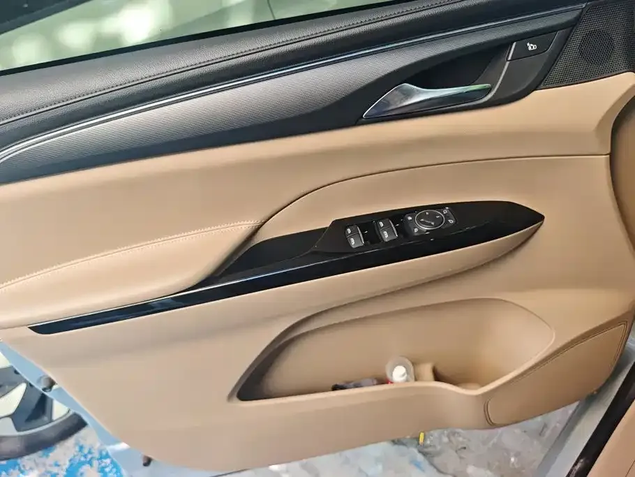 Buick GL8 Hybrid — фото 9