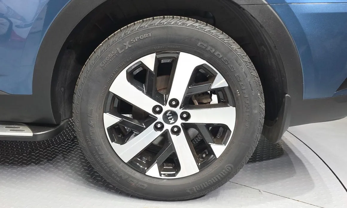 Kia Sorento — фото 6