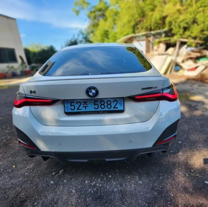 BMW i4 — фото 7