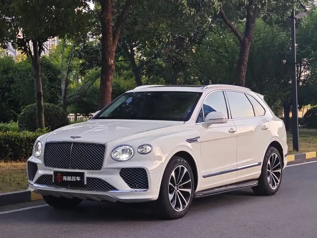 Bentley Bentayga — фото 1