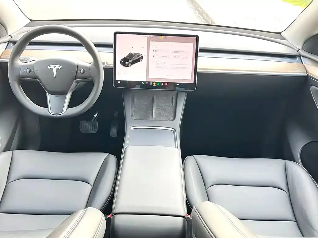 Tesla Model Y — фото 4