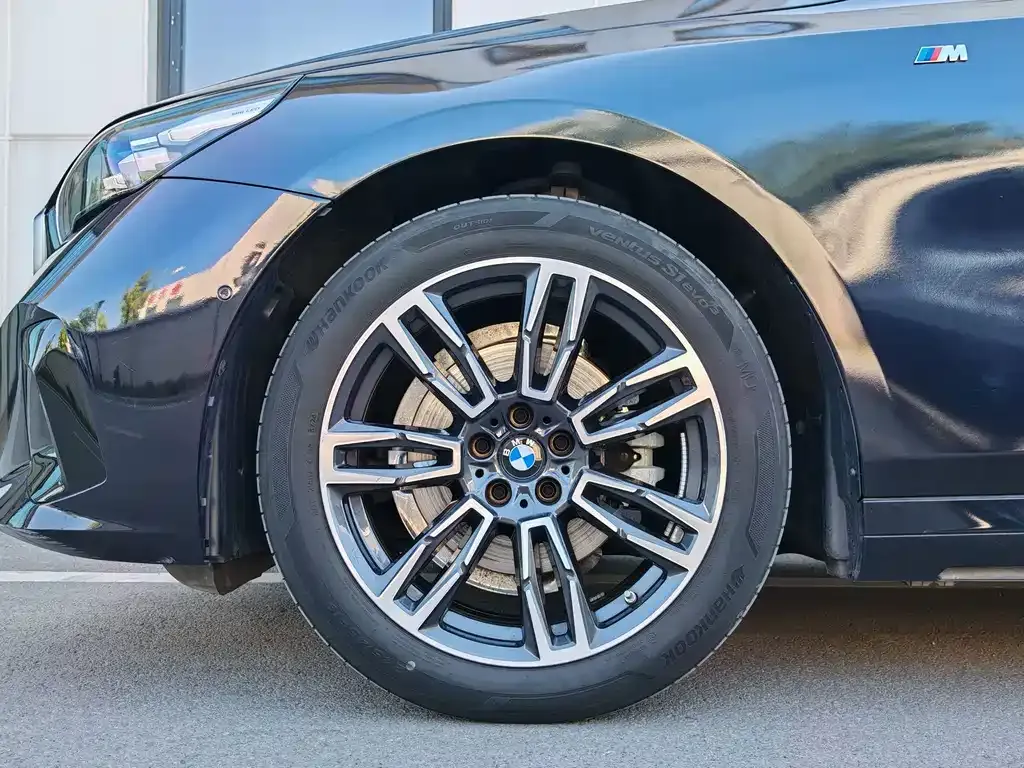 BMW 5 Series — фото 10
