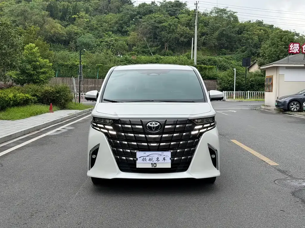 Toyota Alphard — фото 7