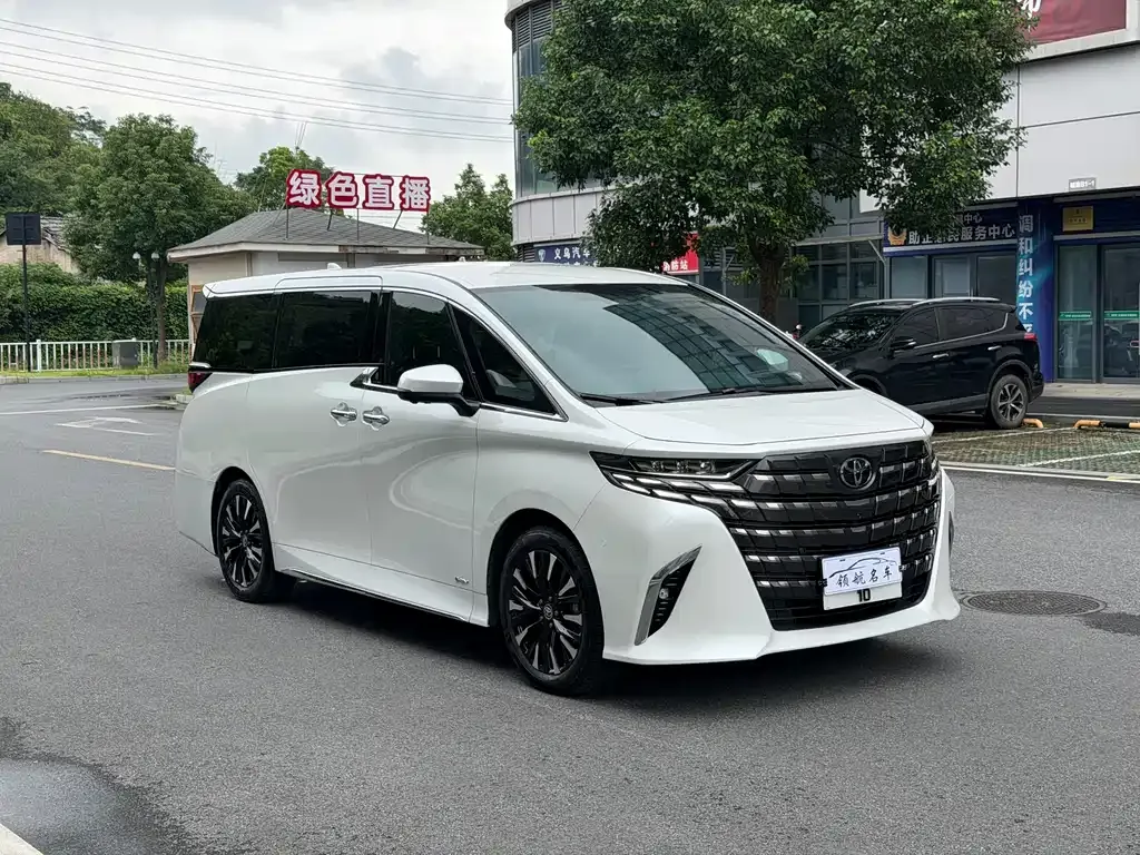 Toyota Alphard — фото 6