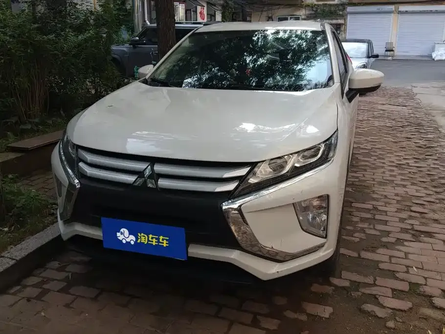 Mitsubishi Eclipse Cross — фото 10