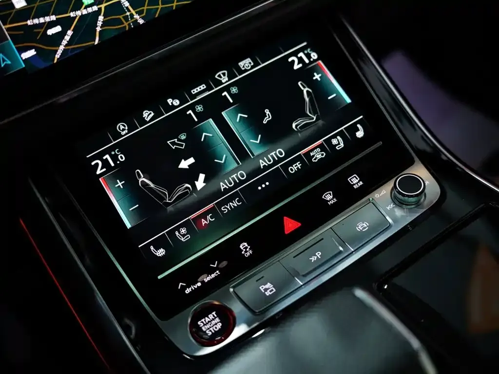 Audi RS Q8 — фото 10