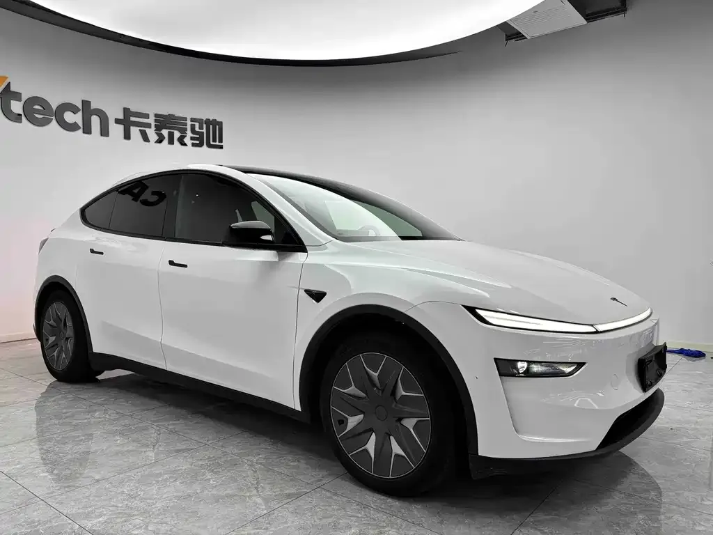 Tesla Model Y L — фото 6