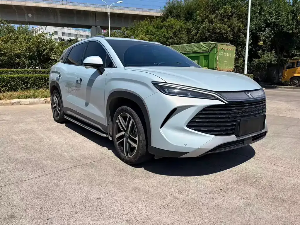 BYD L DM-i — фото 4