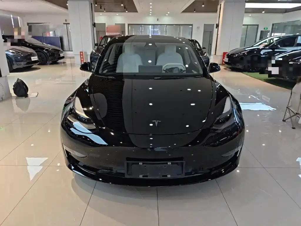 Tesla Model 3 — фото 8