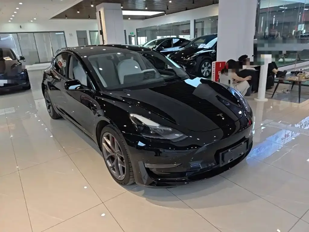 Tesla Model 3 — фото 4