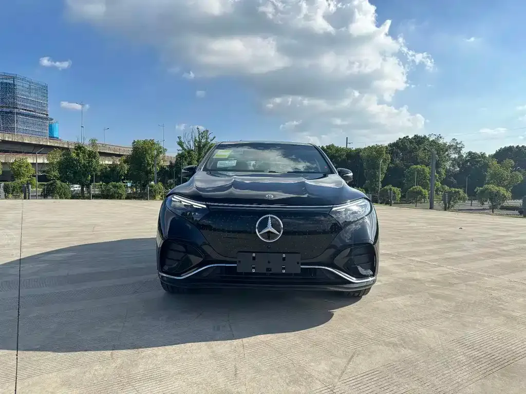 Mercedes-Benz EQS SUV — фото 7