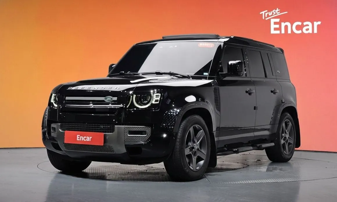 Land Rover Defender 110 P300 X-Dynamic SE 1