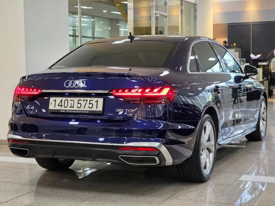Audi A4 — фото 5