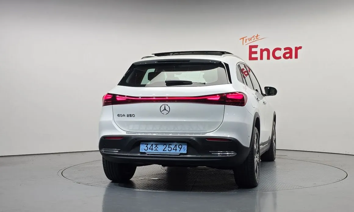 Mercedes-Benz EQA — фото 2