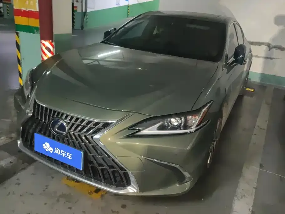 Lexus ES — фото 1
