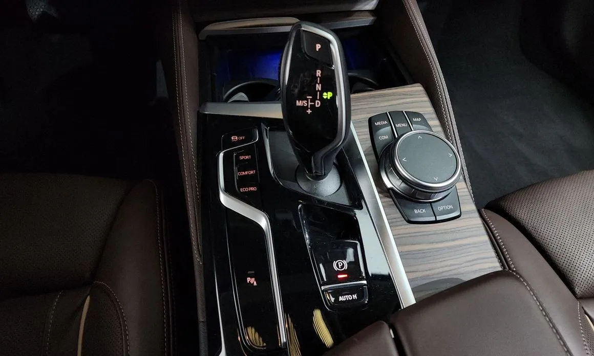 BMW 5-Series — фото 10
