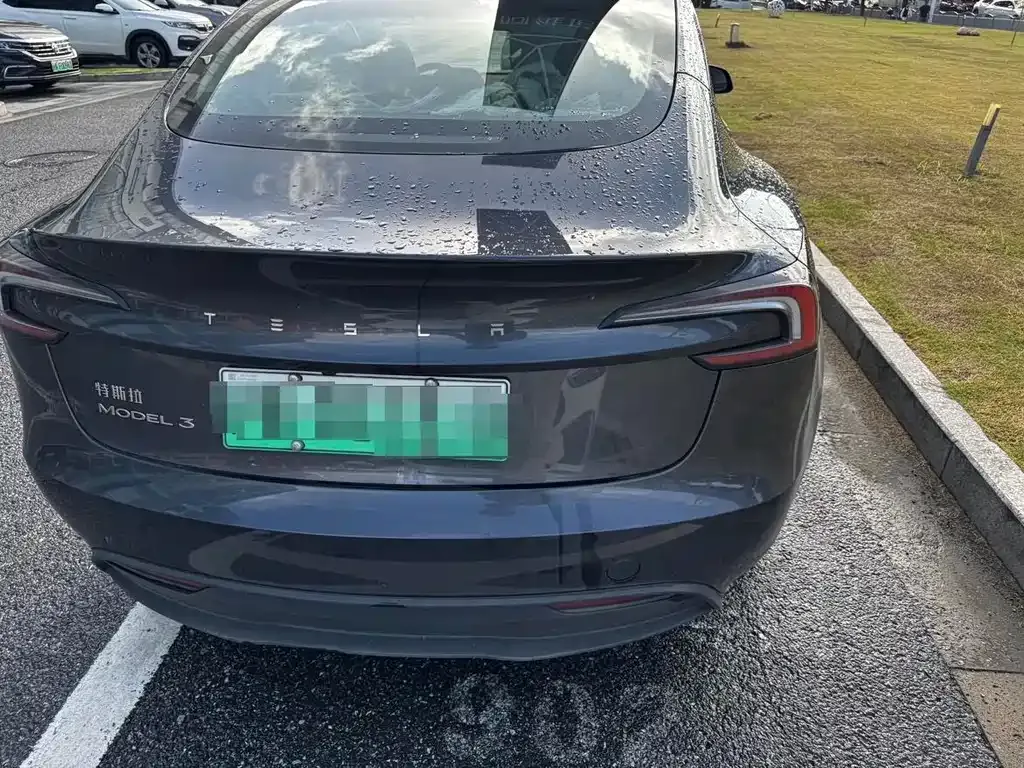 Tesla Model 3 — фото 10