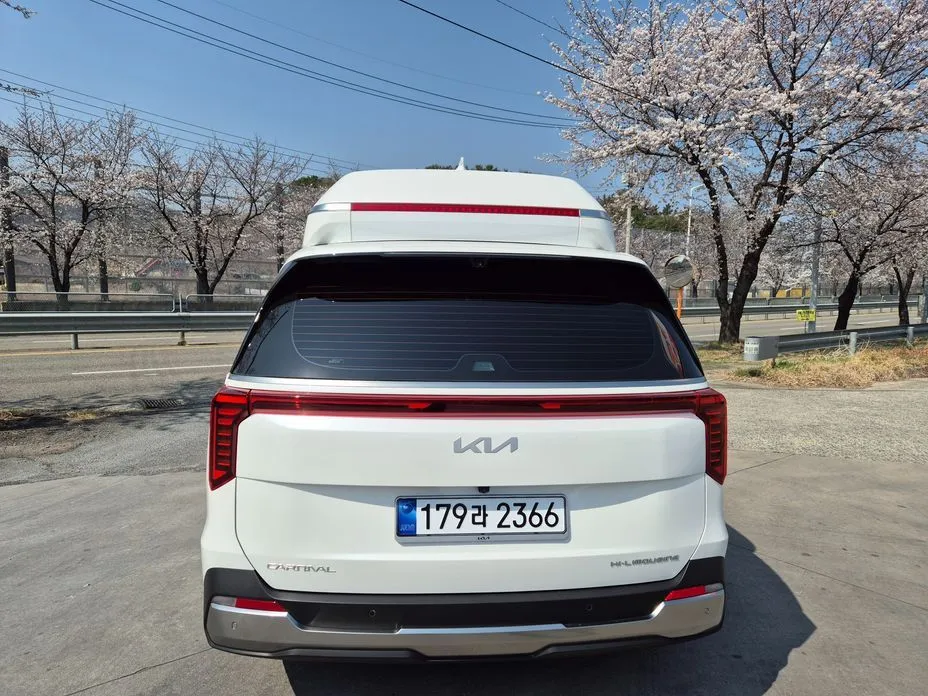 Kia Carnival — фото 10