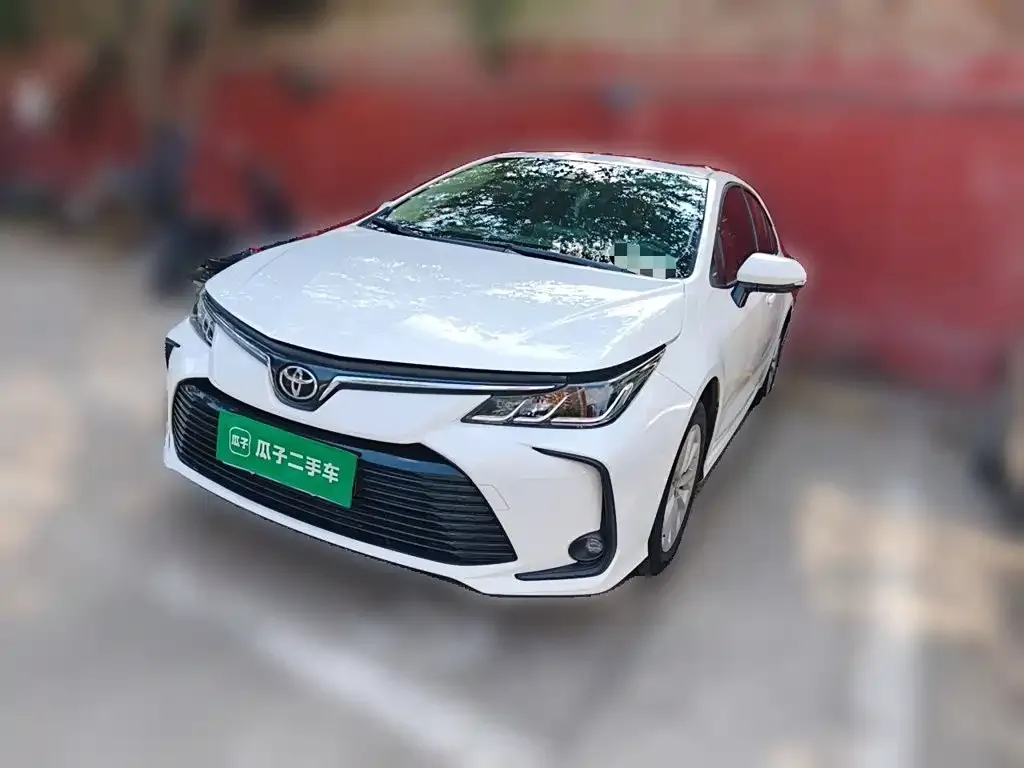 Toyota Corolla — фото 1