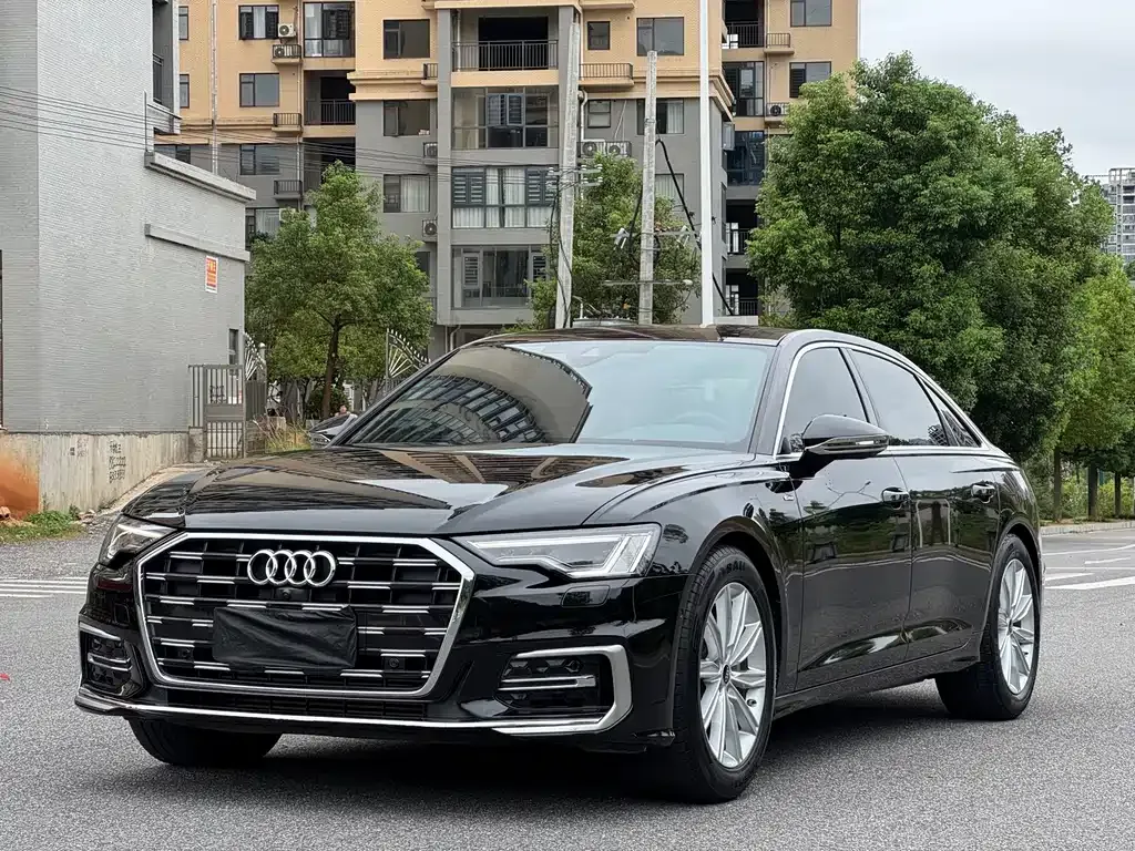Audi A6L — фото 1