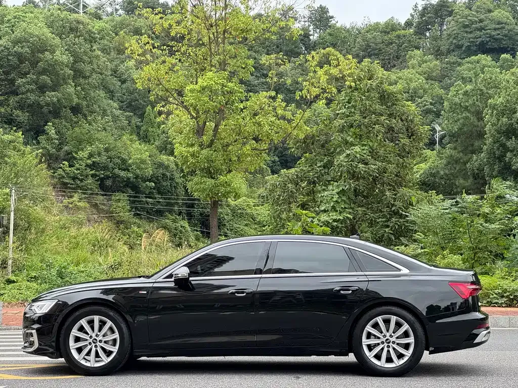 Audi A6L — фото 10