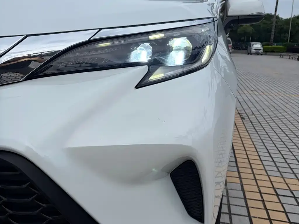 Toyota Granvia — фото 8