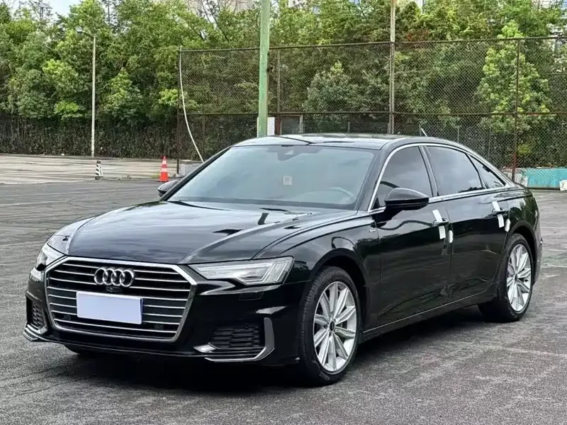 Audi A6L — фото 1
