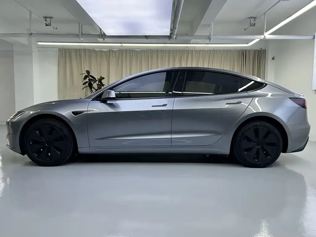 Tesla Model 3 — фото 8