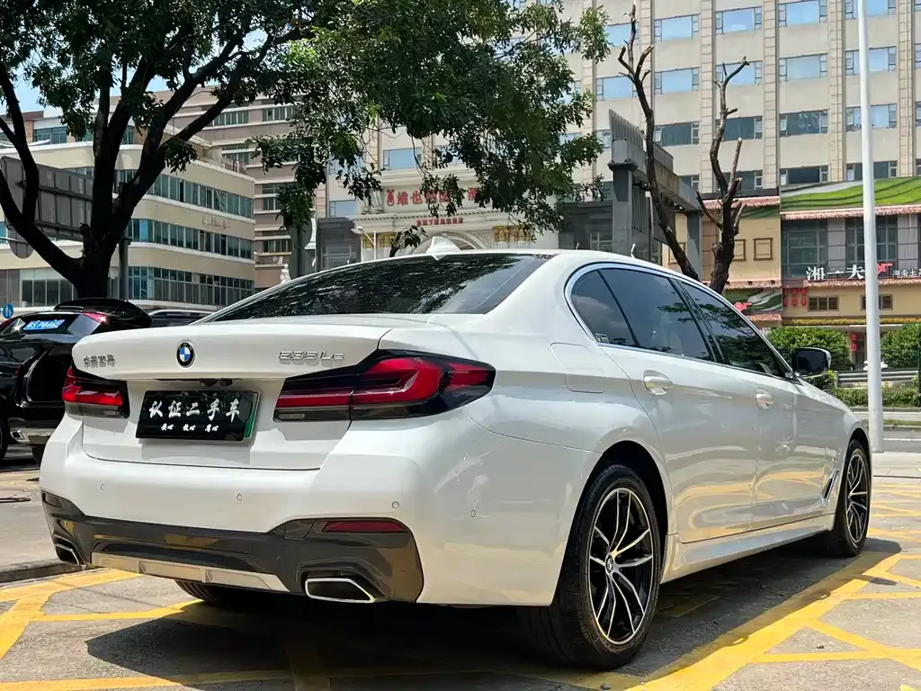 BMW 5 Series New Energy — фото 10