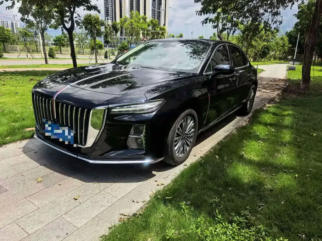 Hongqi H5 — фото 1
